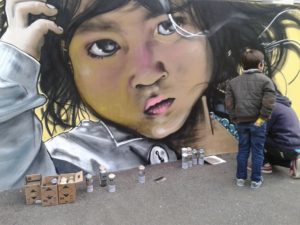 Lire la suite à propos de l’article Portraits graffiti Ecole St Corentin par HOZ – Mars 2015