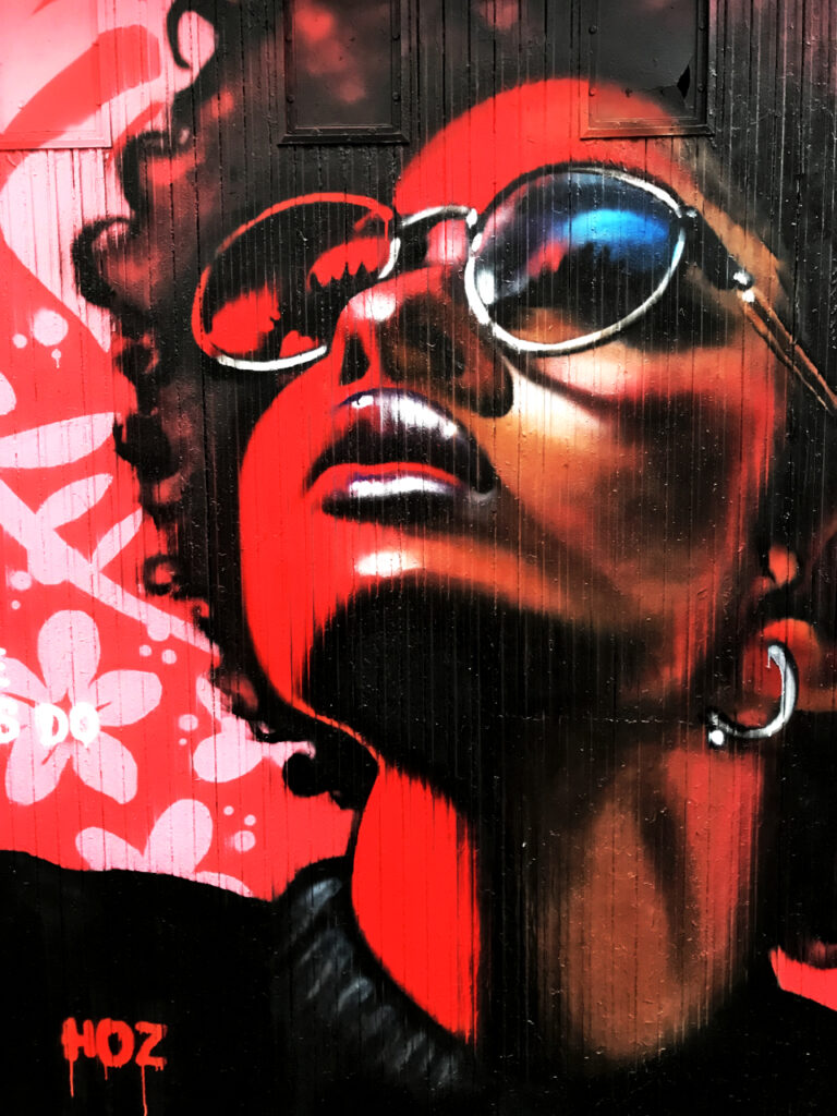 Portrait graffiti d'une femme par HOZ - Mai 2025